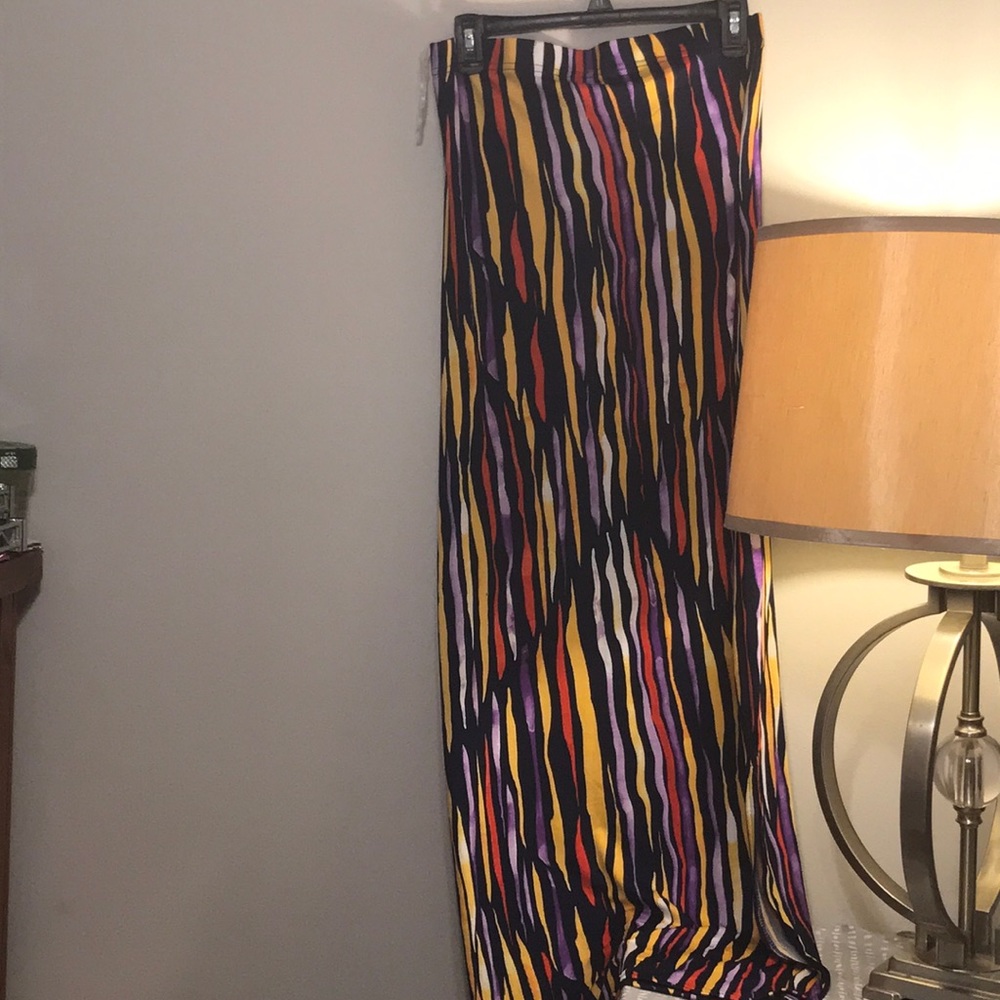 Abstract strapless maxi dress with side slit